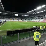 Tra Stadio E Storia - Fronte Allianz Stadium Juventus * ונאריה ריאלה