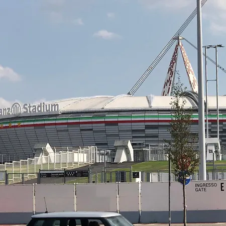 Tra Stadio E Storia - Fronte Allianz Stadium Juventus *
