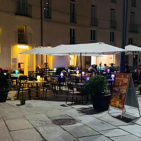 Tra Stadio E Storia - Fronte Allianz Stadium Juventus Венария-Реале